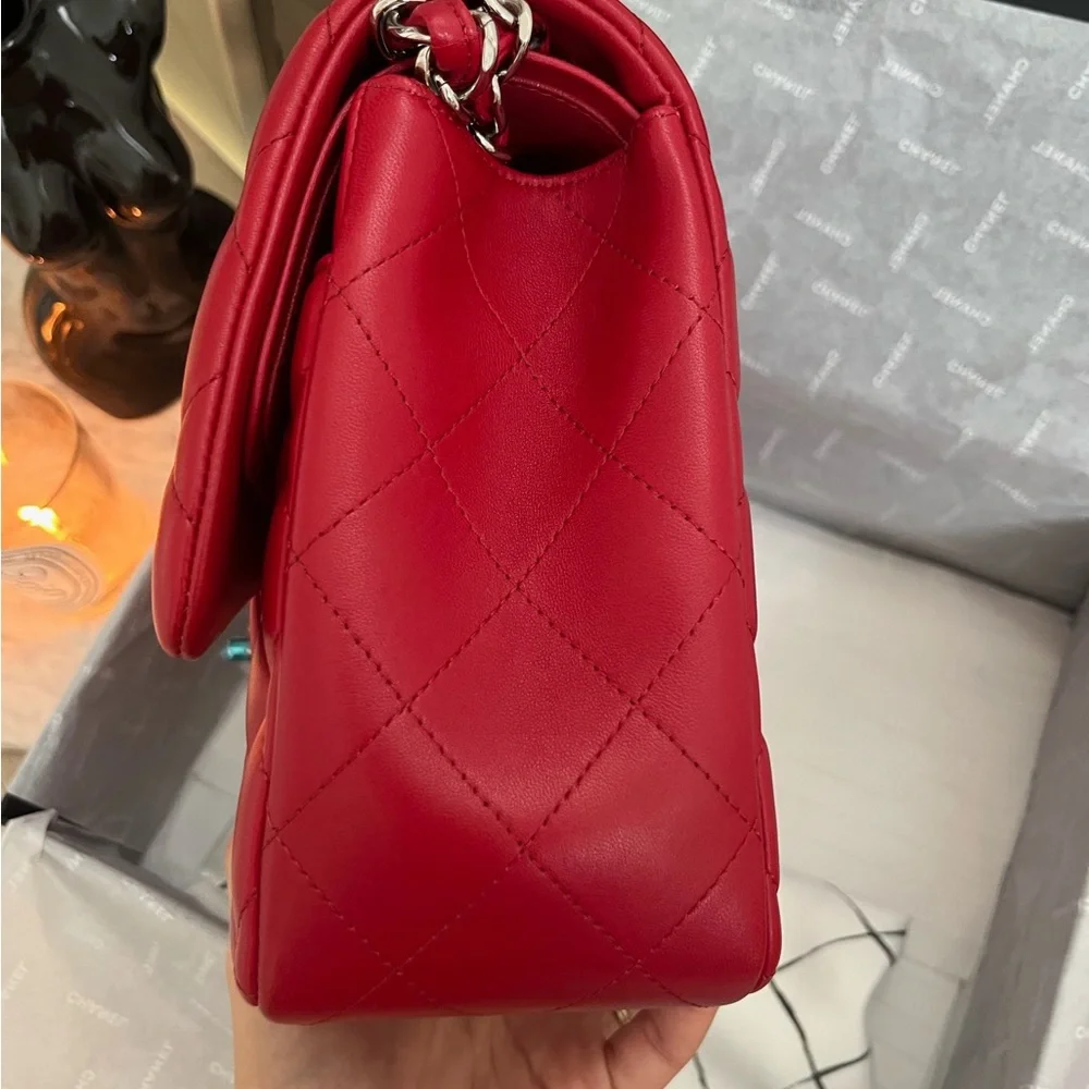 đź–¤SOLD ON WEBSITEđź–¤100% authentic CHANEL classic jumbo double flap red lambskin - Picture 3 of 9